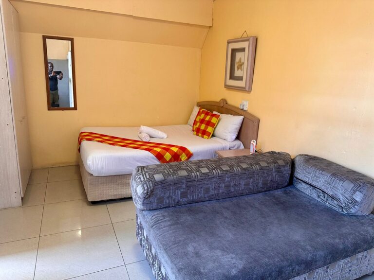 DELUXE DOUBLE ROOM 1